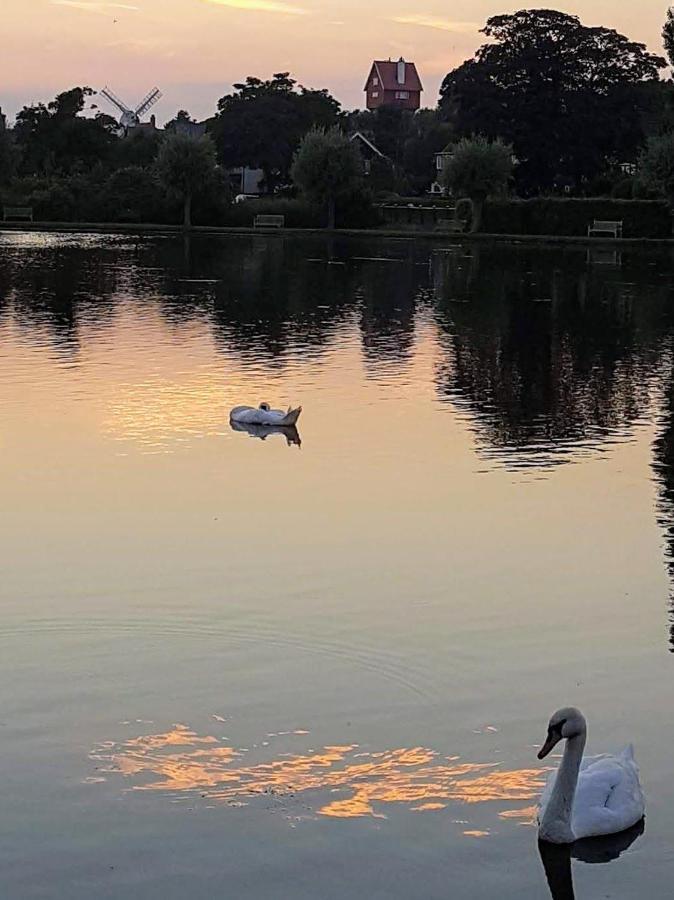 Regatta - A Lakeview Apartment In Thorpeness - Aldeburgh Coastal Cottages 外观 照片